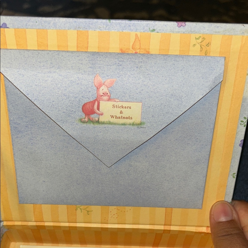 NWT Disney Character Stationery Box- Pooh and Friends. Cards, pencil, stickers - Picture 4 of 12
